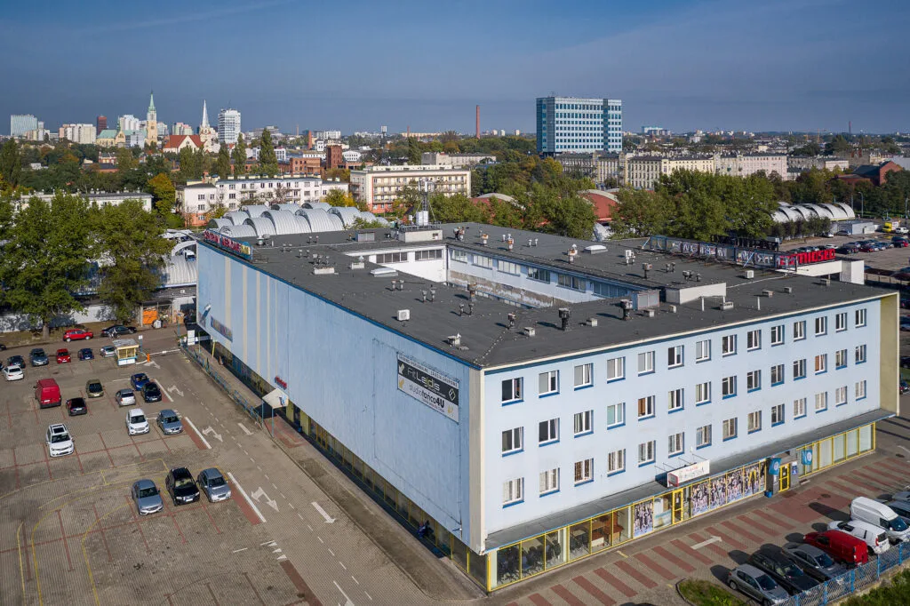 Profesjonalna instalacja sieci komputerowej w obiektach A&A Holding