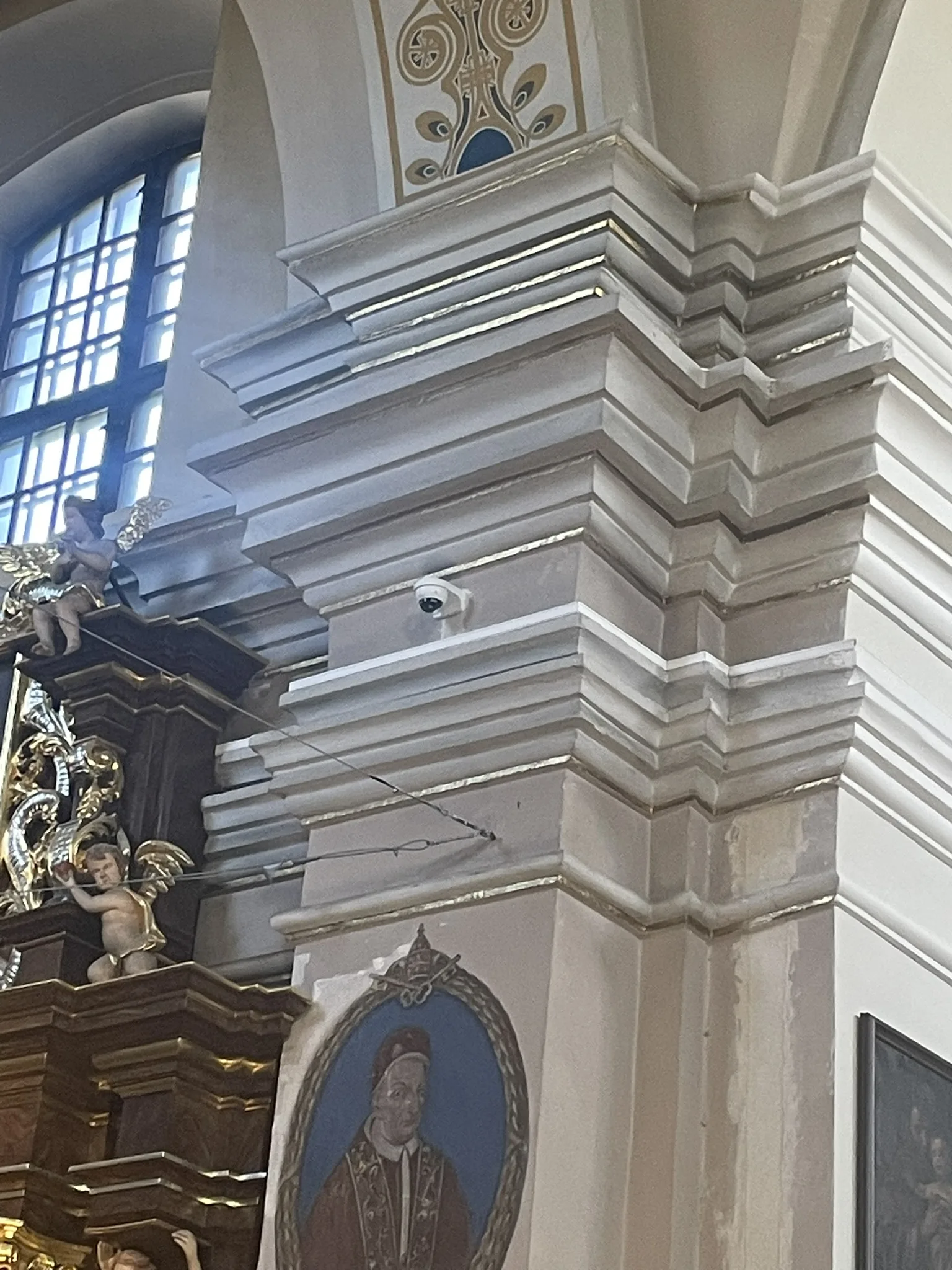 Instalacja monitoringu w obiektach sakralnych – bezpieczeństwo z poszanowaniem przestrzeni